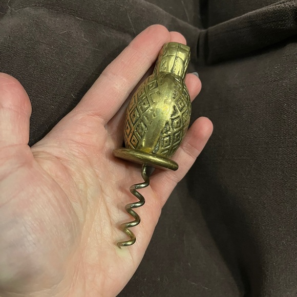 Solid brass pineapple wine opener - Picture 3 of 3